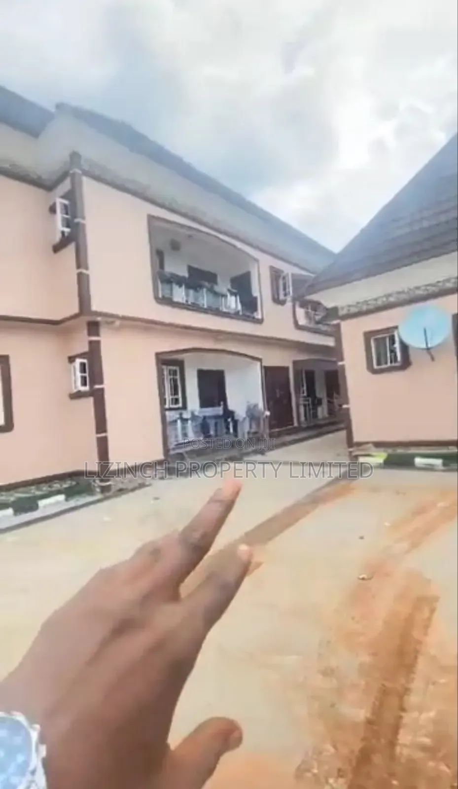 2bdrm Block of Flats in Benin City for sale in Benin City
