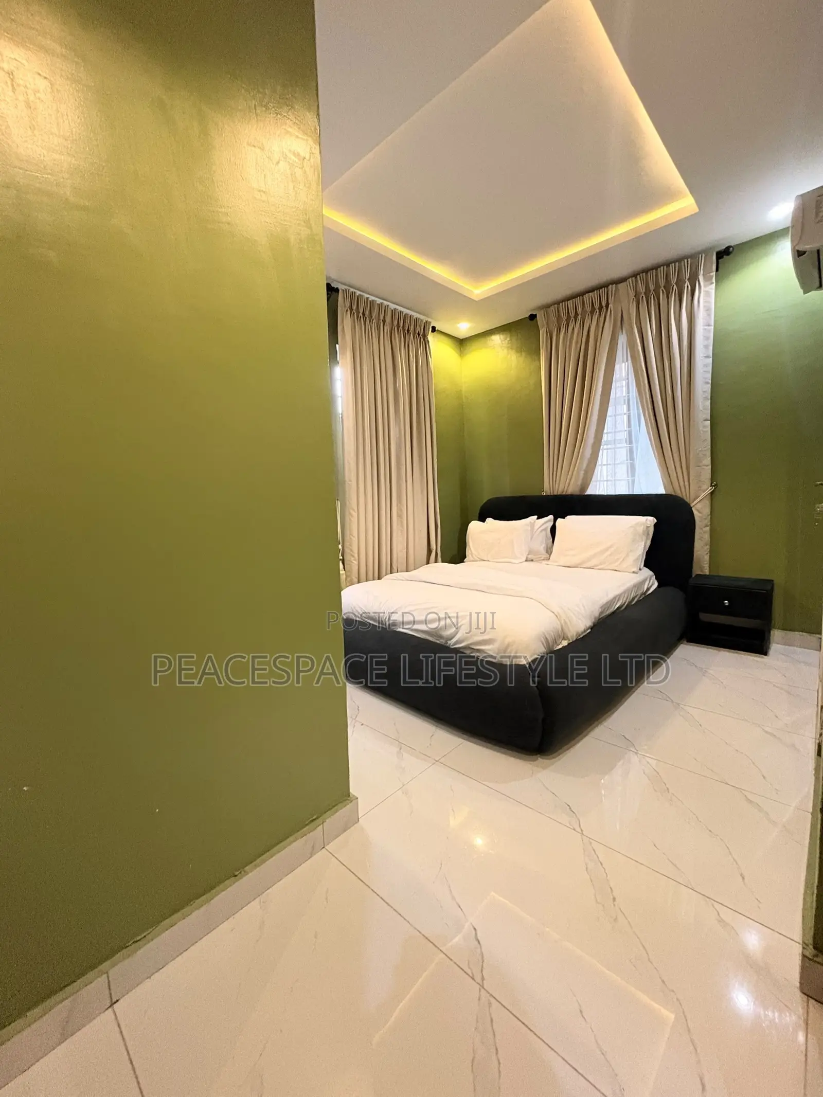 New Cozy 1-Bedroom With Balcony Yaba in Sabo / Yaba