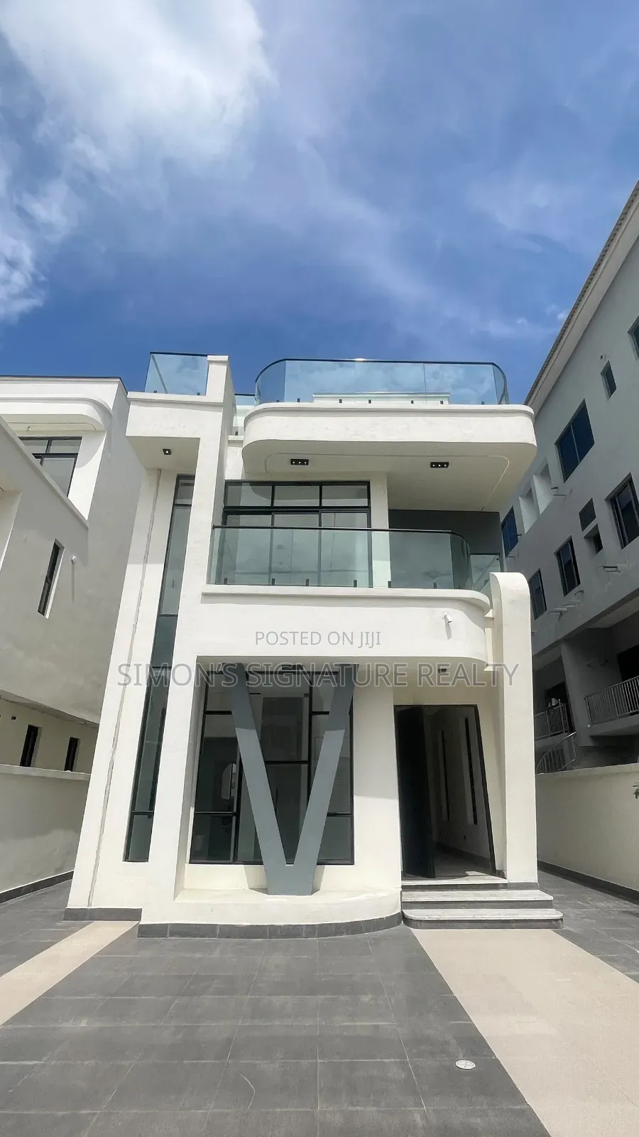 5bdrm Duplex in Lekki Phase 1 for sale in Lekki Phase 1