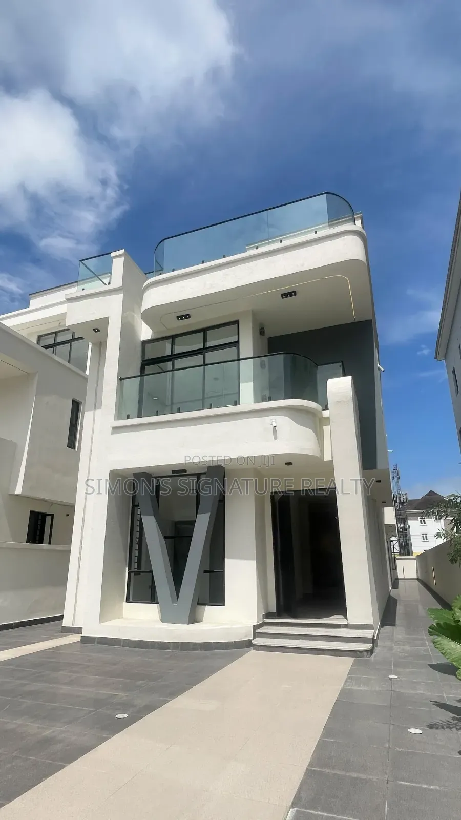 5bdrm Duplex in Lekki Phase 1 for sale in Lekki Phase 1