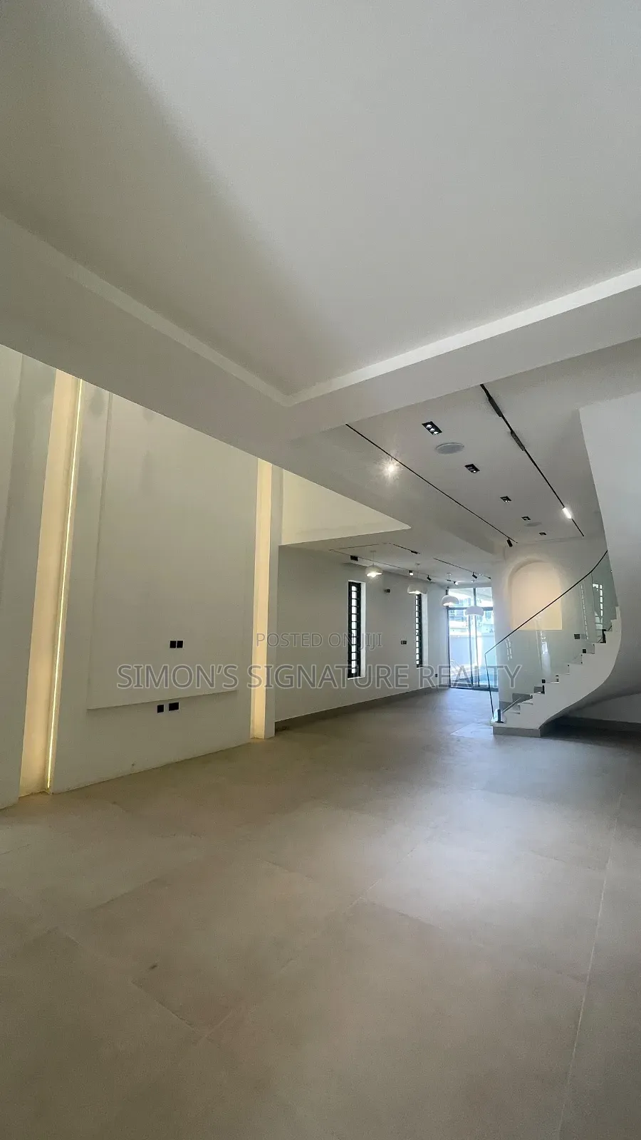 5bdrm Duplex in Lekki Phase 1 for sale in Lekki Phase 1