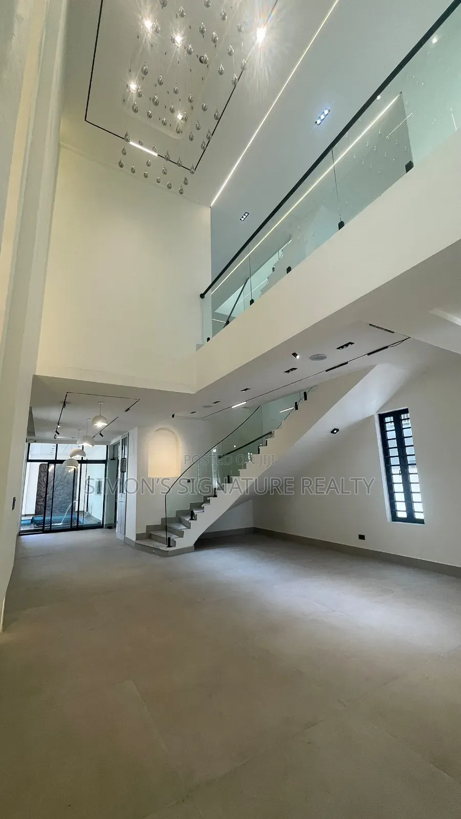 5bdrm Duplex in Lekki Phase 1 for sale in Lekki Phase 1