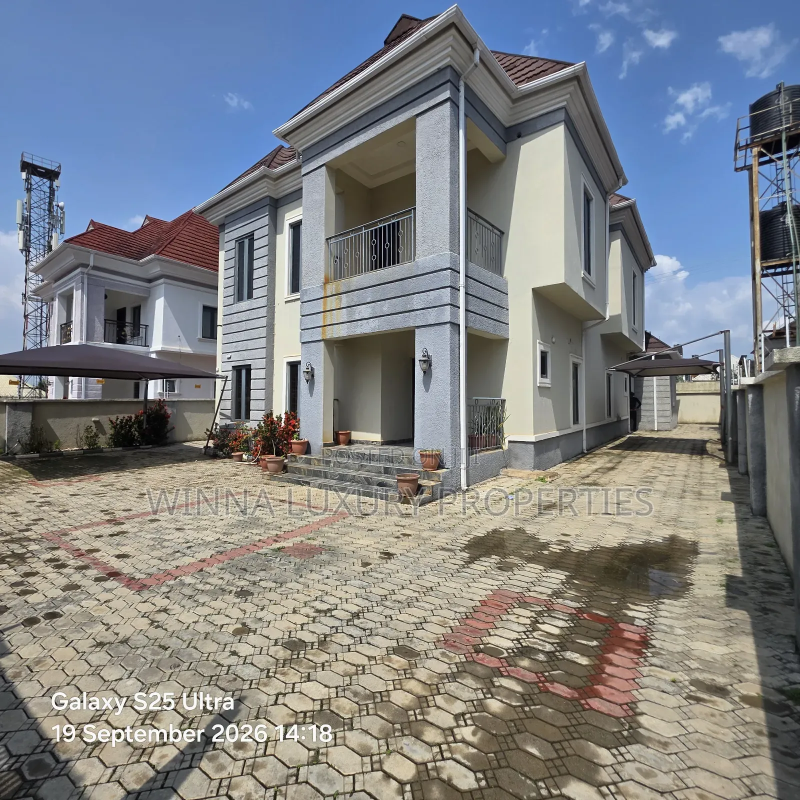 6bdrm Duplex in Monarch, Lugbe District for rent in Lugbe District