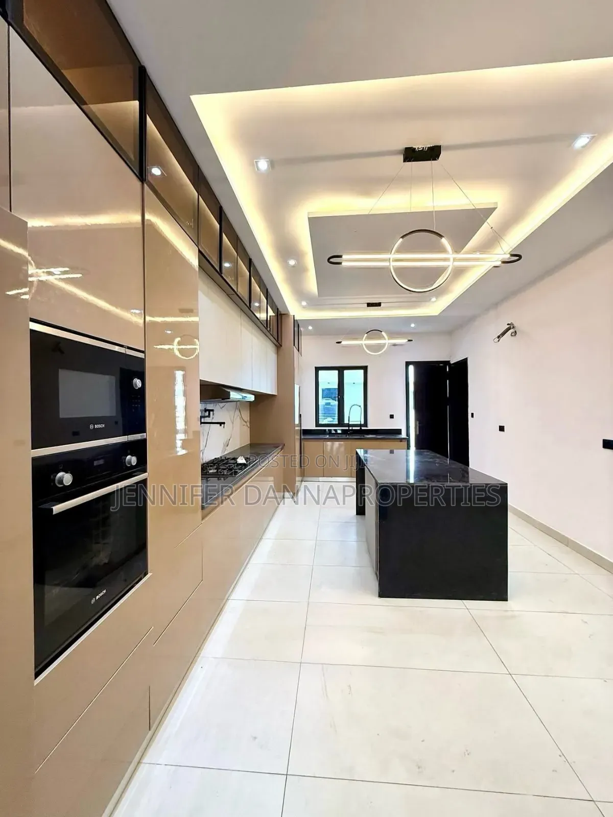 5bdrm Duplex in Ikate for sale in Ikate