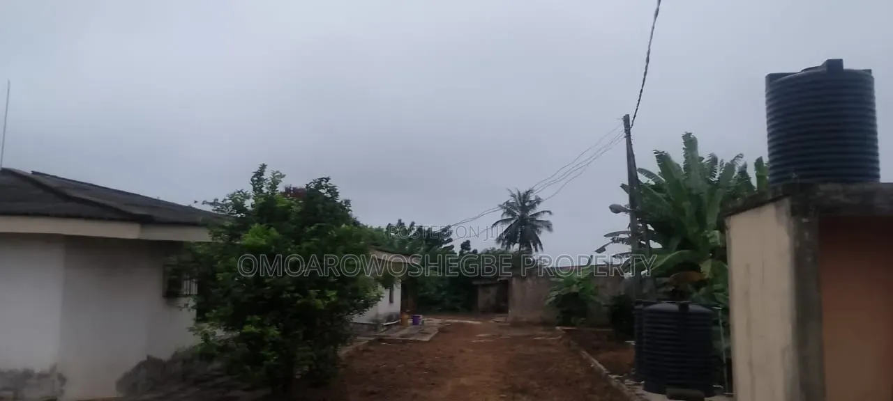 Furnished 4bdrm Bungalow in Ijapo Estate, Akure for sale in Akure