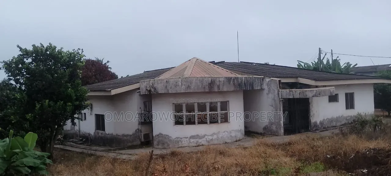 Furnished 4bdrm Bungalow in Ijapo Estate, Akure for sale in Akure