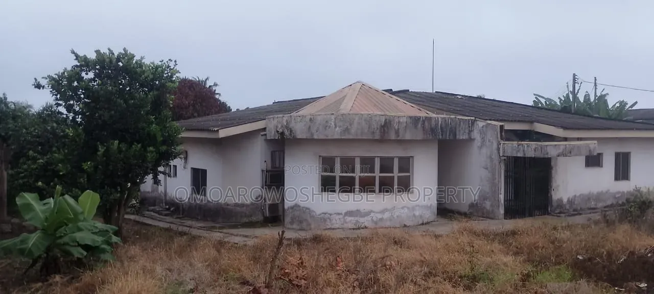 Furnished 4bdrm Bungalow in Ijapo Estate, Akure for sale in Akure