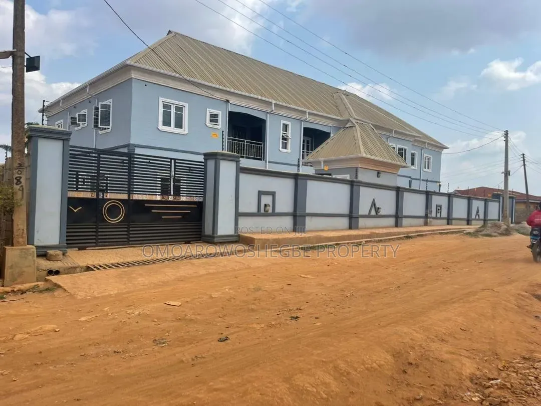 Furnished 2bdrm Block of Flats in Orita Obele Estate, Akure for sale in Akure