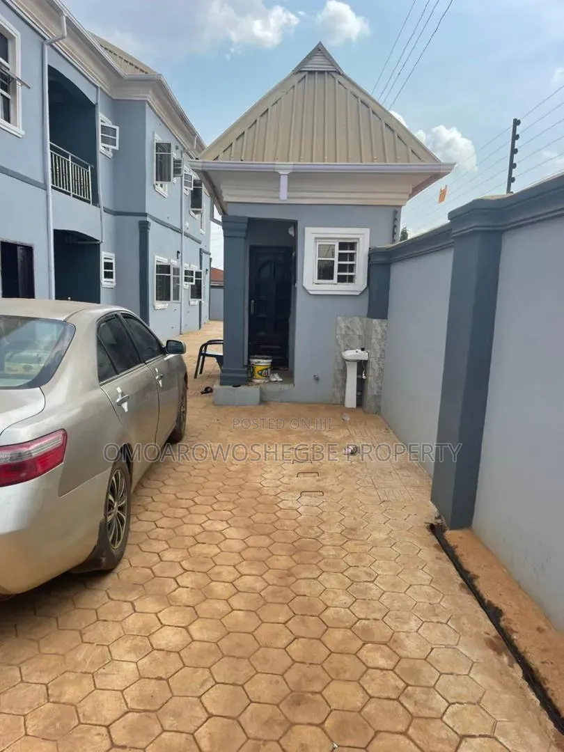 Furnished 2bdrm Block of Flats in Orita Obele Estate, Akure for sale in Akure