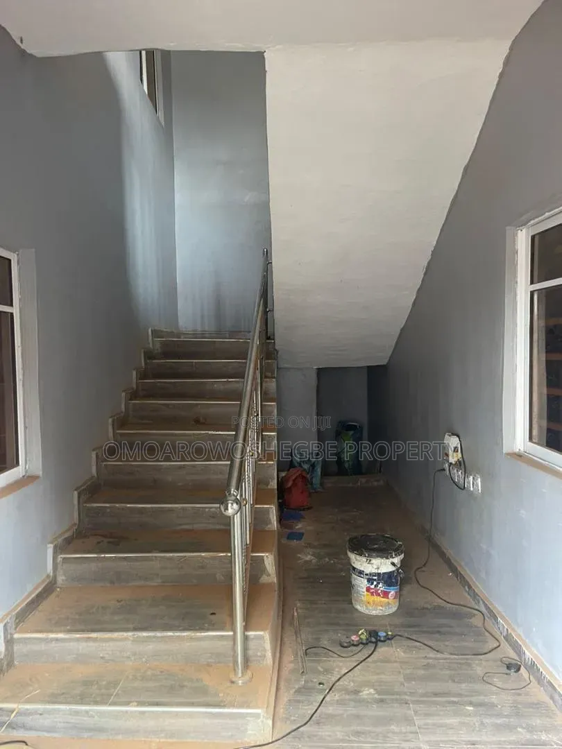 Furnished 2bdrm Block of Flats in Orita Obele Estate, Akure for sale in Akure