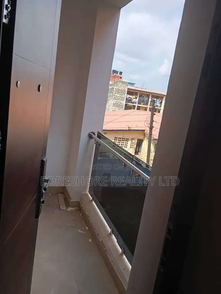 3bdrm Apartment in Mobolaji Bank for sale in Mobolaji Bank Anthony Way