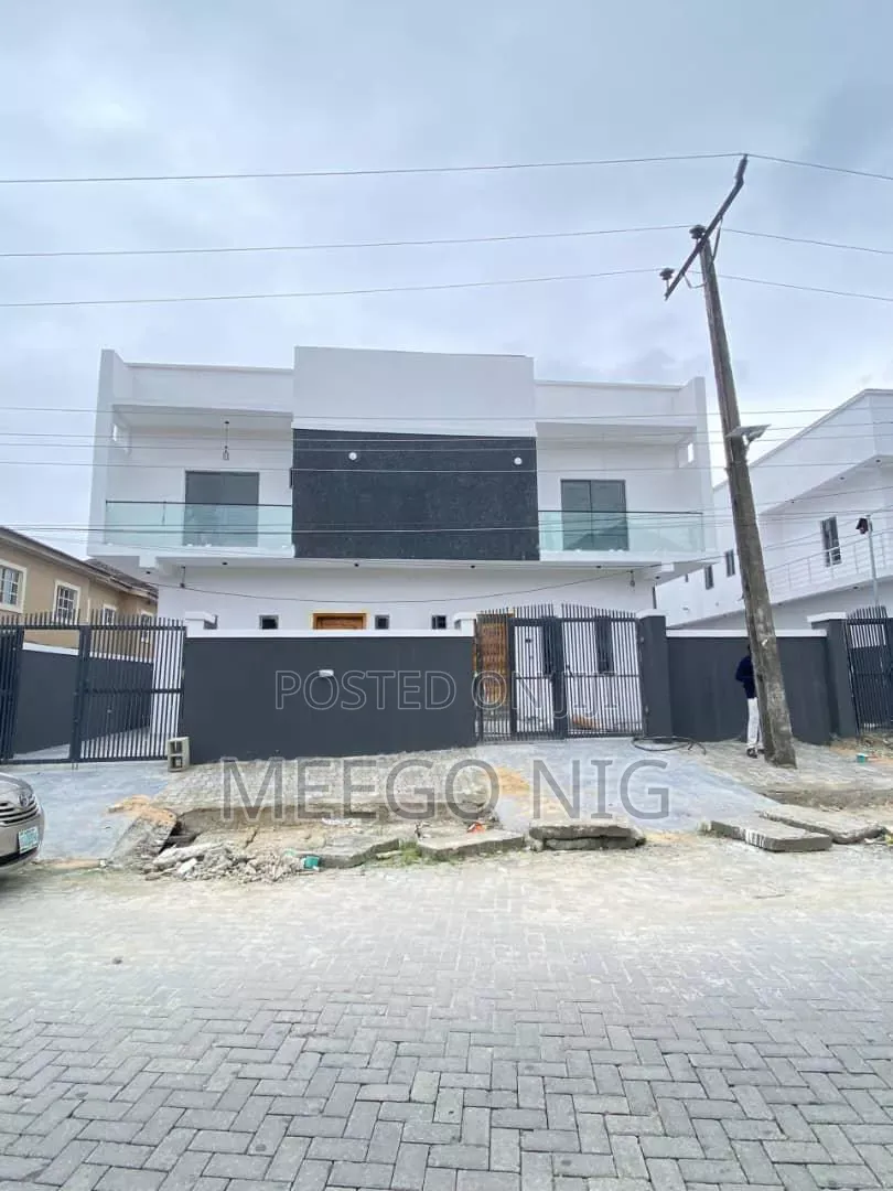 4bdrm Duplex in Chevron Lekki Lagos for sale in Chevron