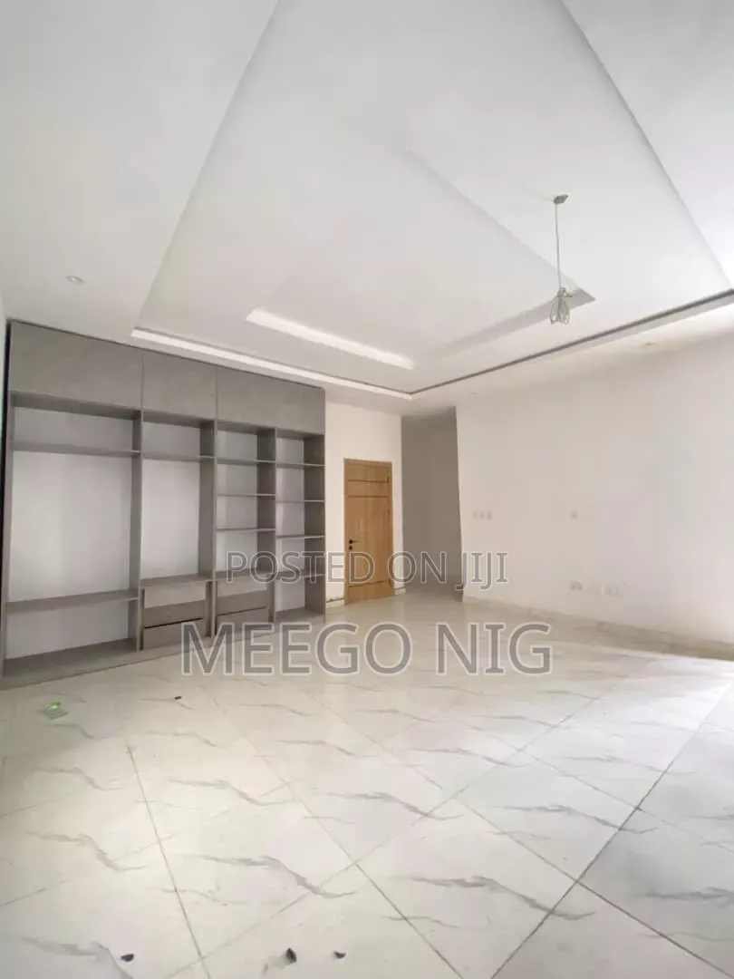 4bdrm Duplex in Chevron Lekki Lagos for sale in Chevron