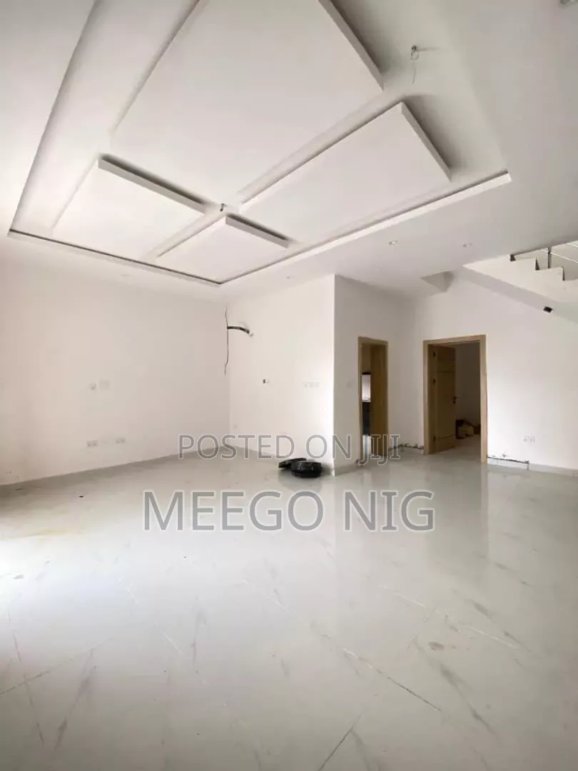 4bdrm Duplex in Chevron Lekki Lagos for sale in Chevron