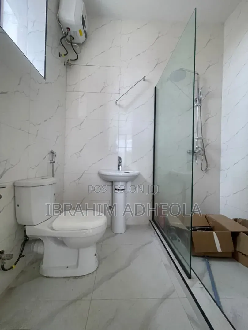 2bdrm Apartment in Chevron for sale in Chevron