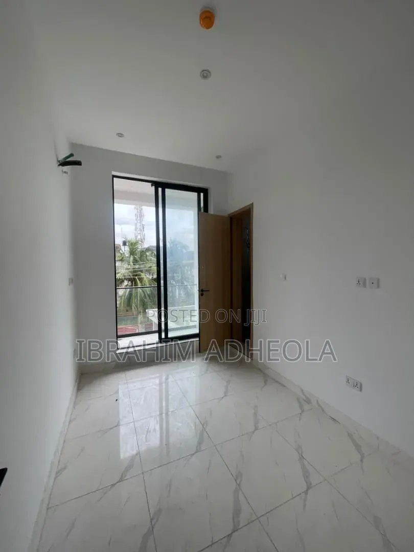 2bdrm Apartment in Chevron for sale in Chevron