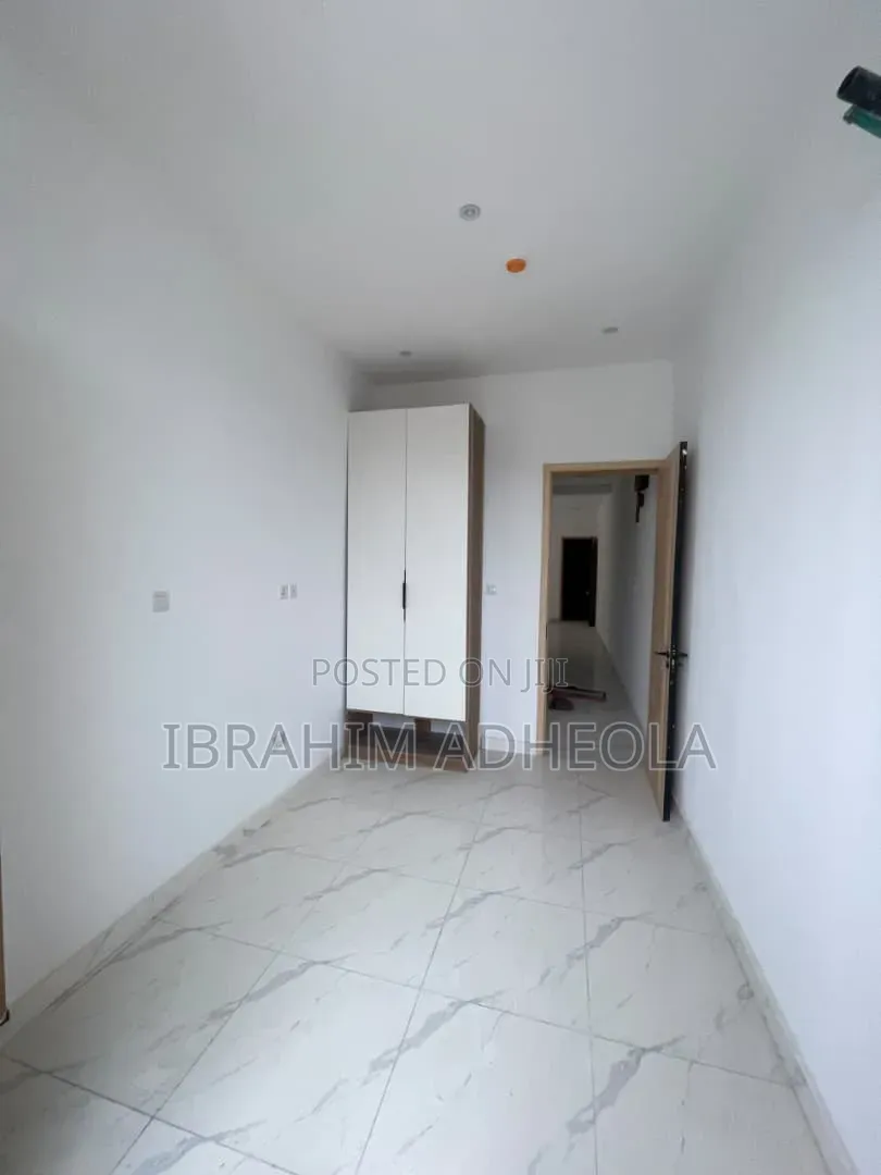 2bdrm Apartment in Chevron for sale in Chevron