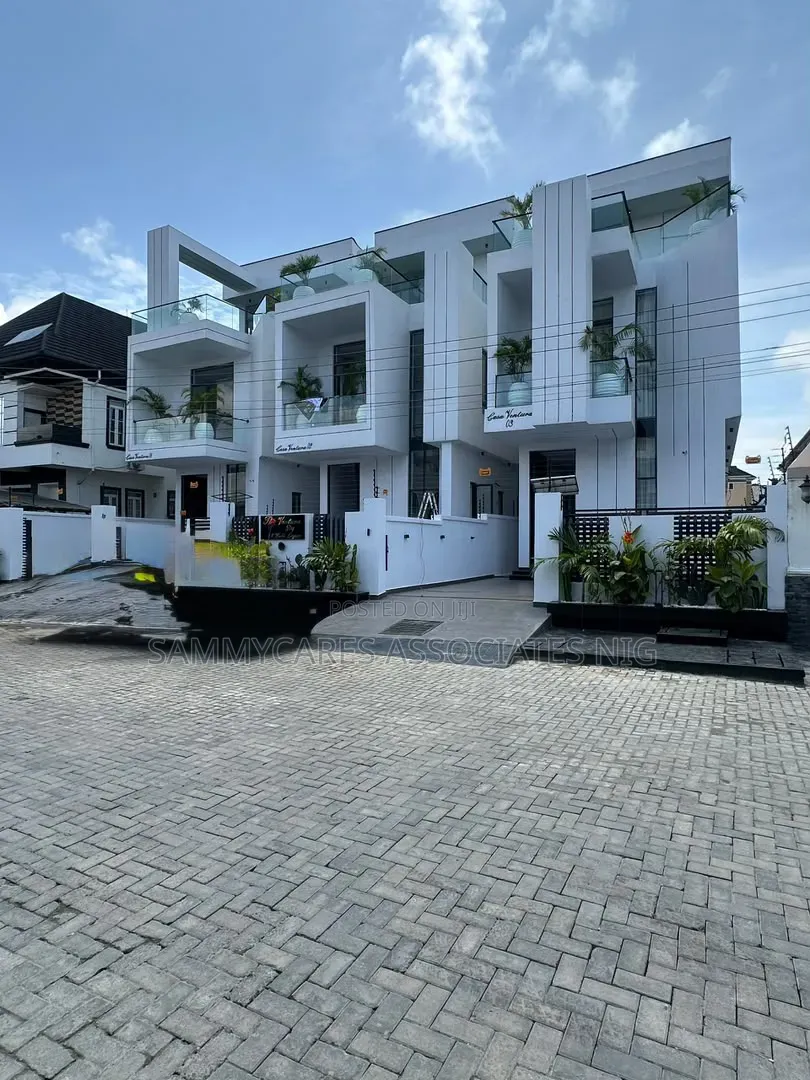 Furnished 5bdrm Duplex in Ikota for sale in Ikota