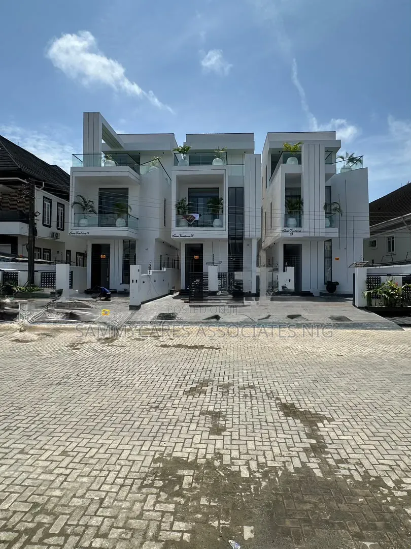 Furnished 5bdrm Duplex in Ikota for sale in Ikota