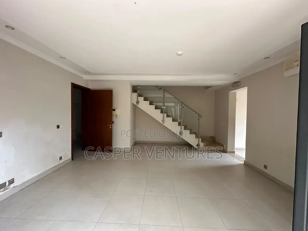 4bdrm Townhouse / Terrace in Bourdillion, Bourdillon for rent in Bourdillon