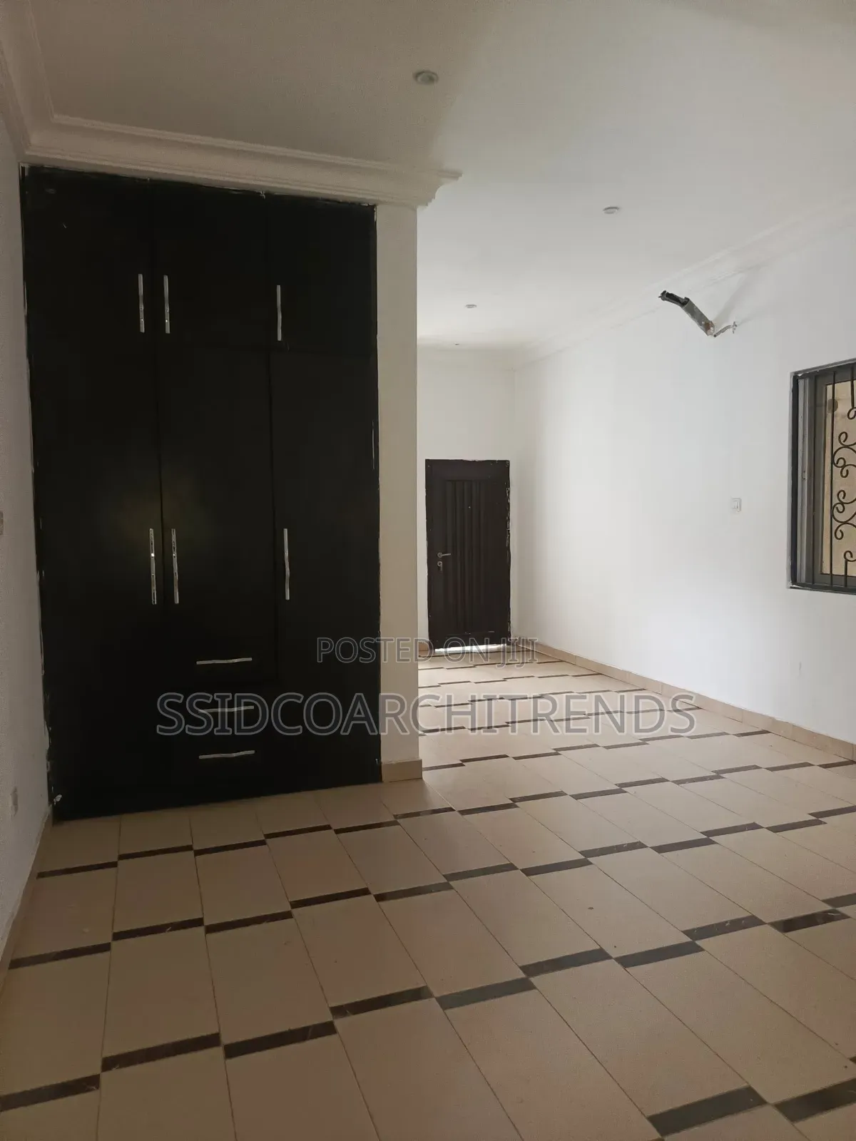 3bdrm Duplex in Call To Access, Ikate for rent in Ikate