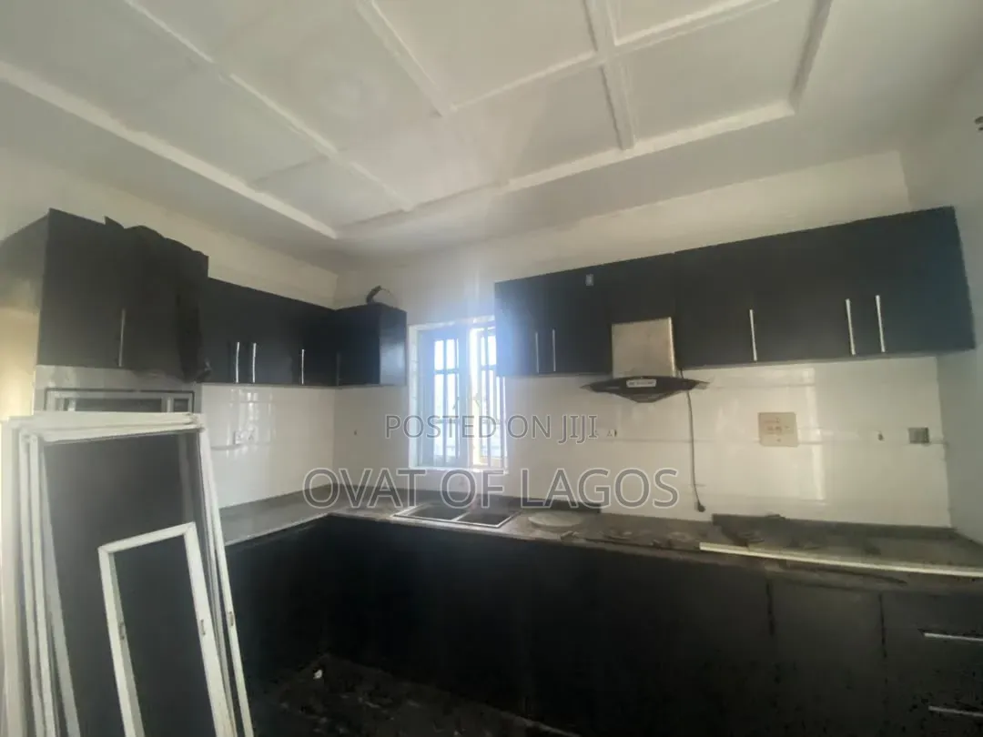 4bdrm Duplex in Lekki Phase 2 for rent in Lekki Phase 2