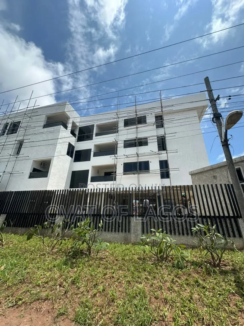 2bdrm Maisonette in Lekki Phase 1 for sale in Lekki Phase 1