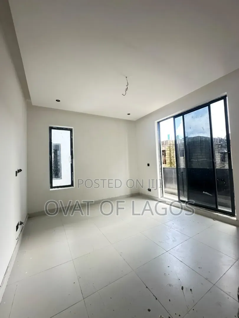 2bdrm Apartment in Lekki Phase 1 for sale in Lekki Phase 1