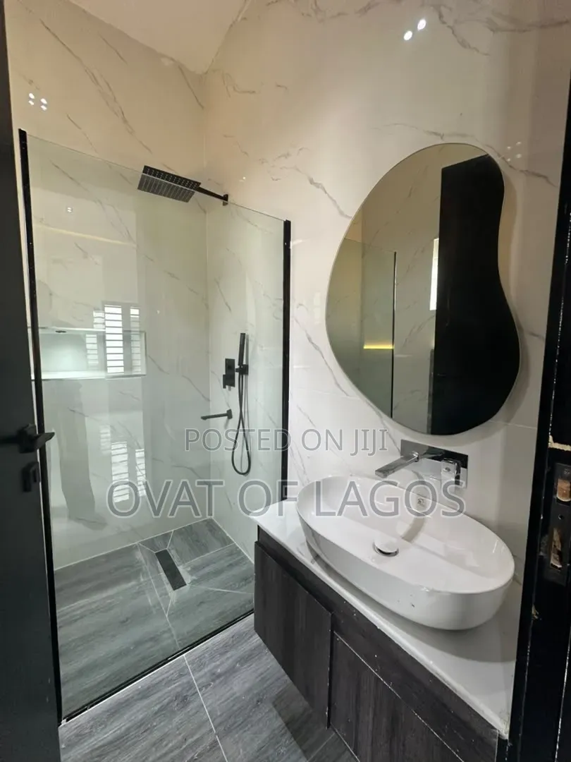 5bdrm Duplex in Megamound, Ikota for sale in Ikota