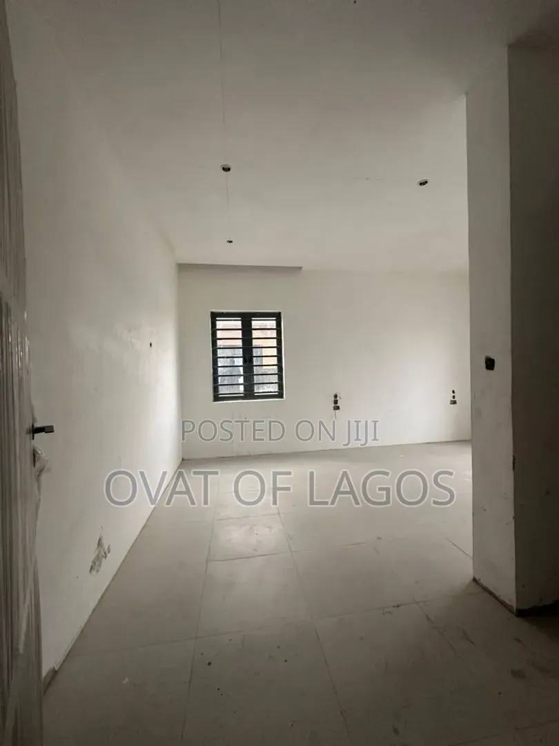 6bdrm Duplex in Pinnock, Osapa london for sale in Osapa london