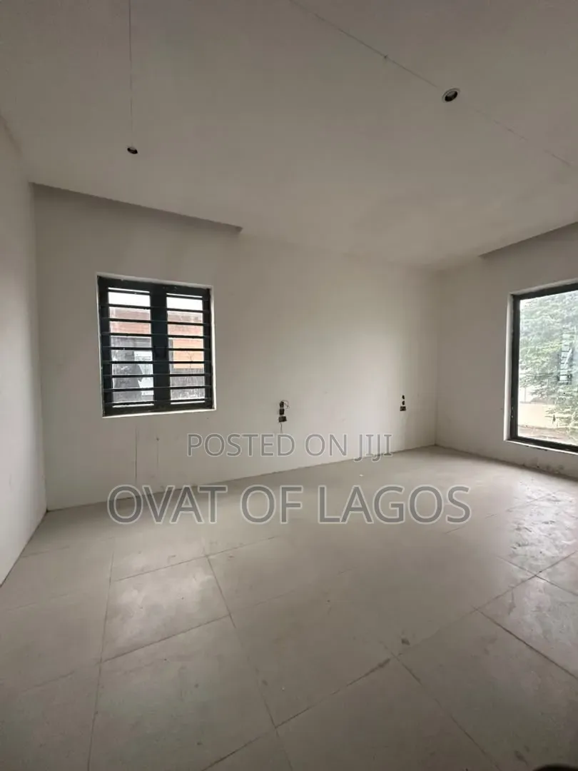 6bdrm Duplex in Pinnock, Osapa london for sale in Osapa london