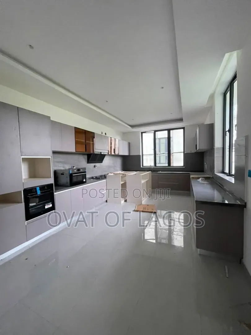5bdrm Duplex in Banana Island for sale in Banana Island