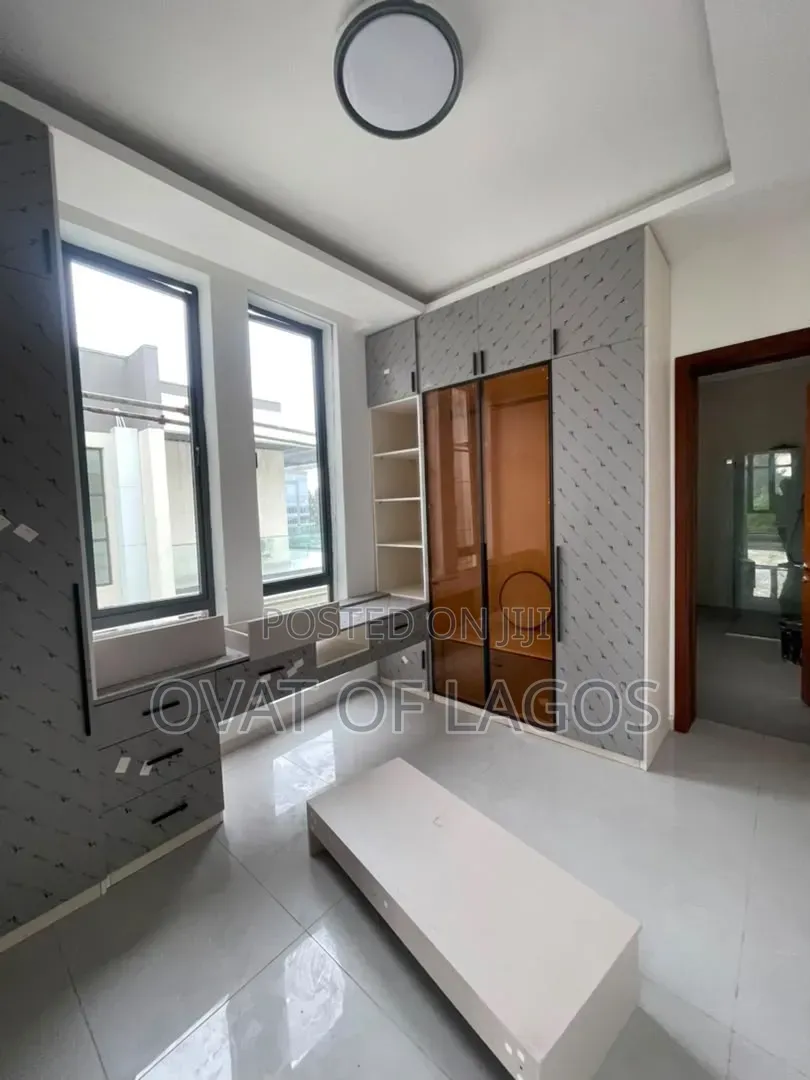 5bdrm Duplex in Banana Island for sale in Banana Island