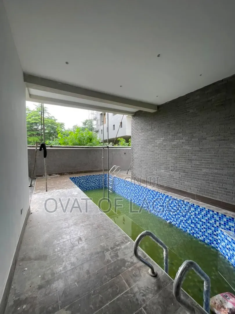 5bdrm Duplex in Banana Island for sale in Banana Island