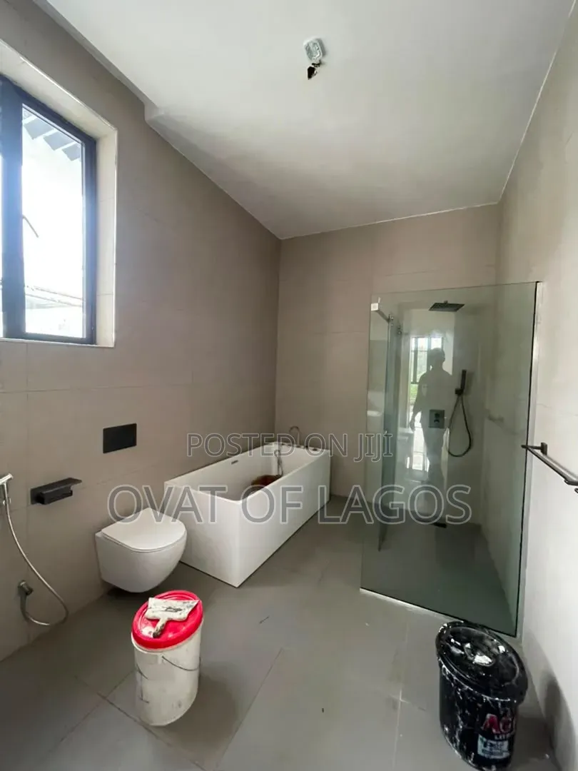 5bdrm Duplex in Banana Island for sale in Banana Island