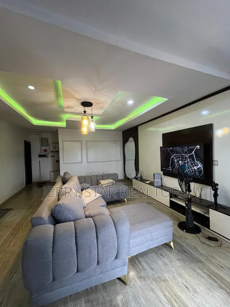 3bdrm Penthouse in Westend Estate, Ikota for sale in Ikota