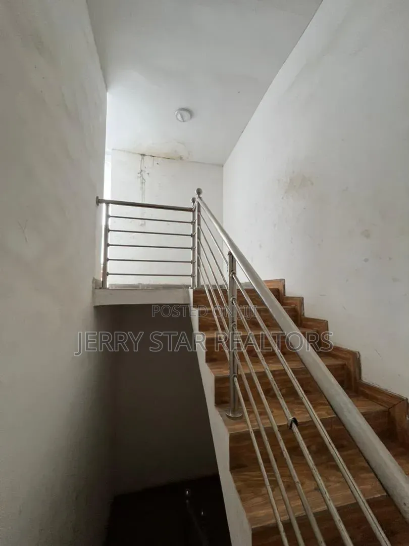 3bdrm Penthouse in Westend Estate, Ikota for sale in Ikota
