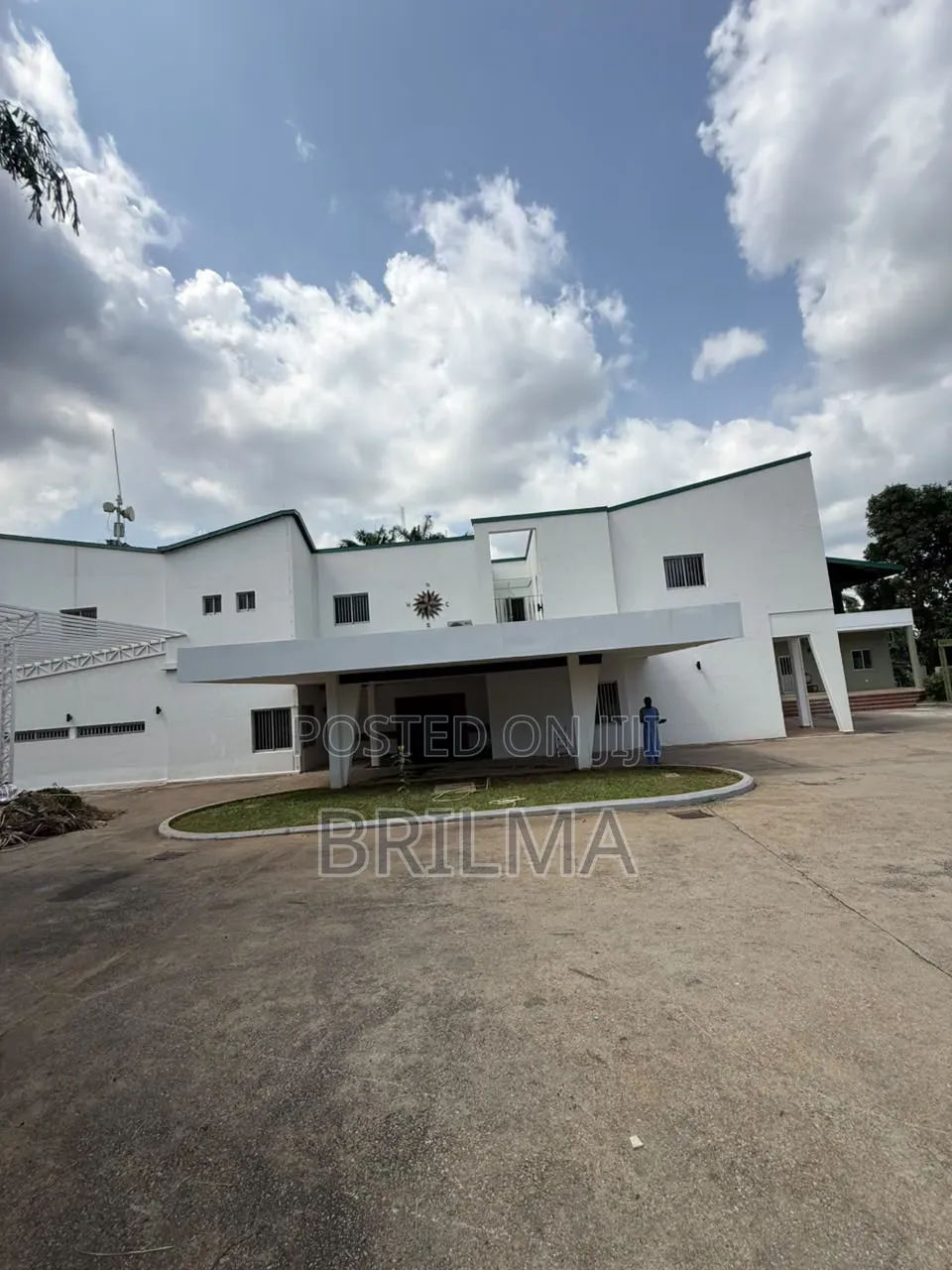 10bdrm Duplex in Maitama for sale in Maitama