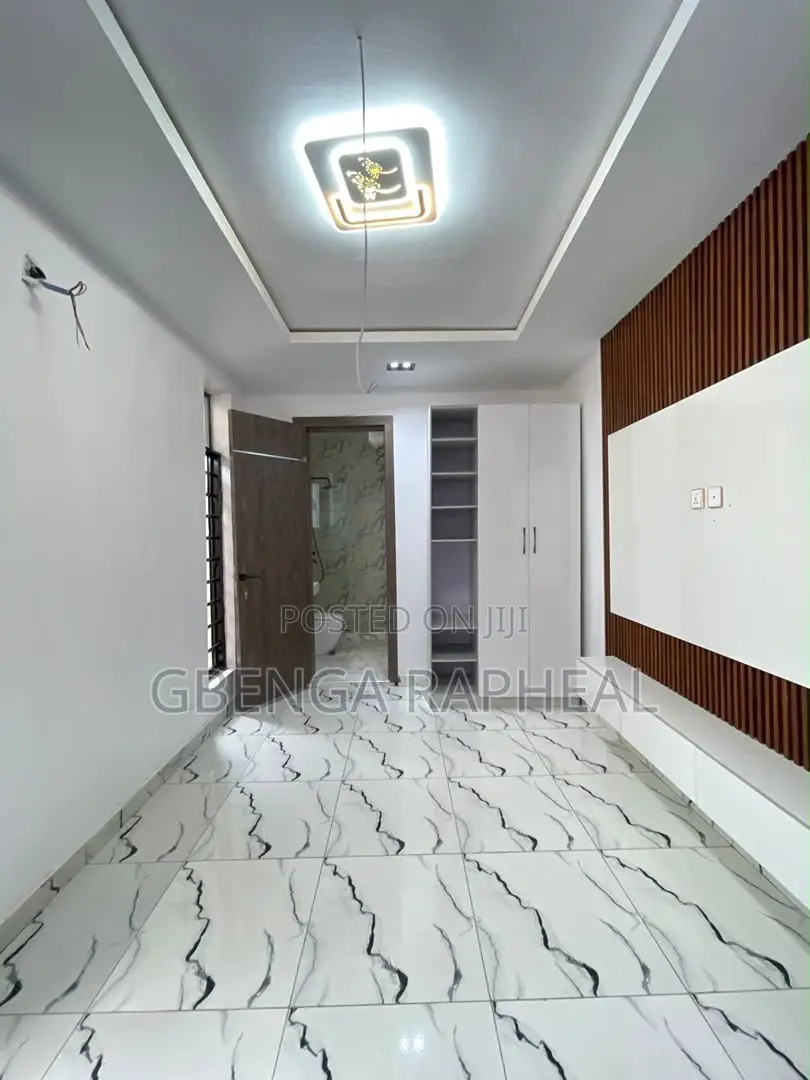 4bdrm Duplex in Ikota for sale in Ikota
