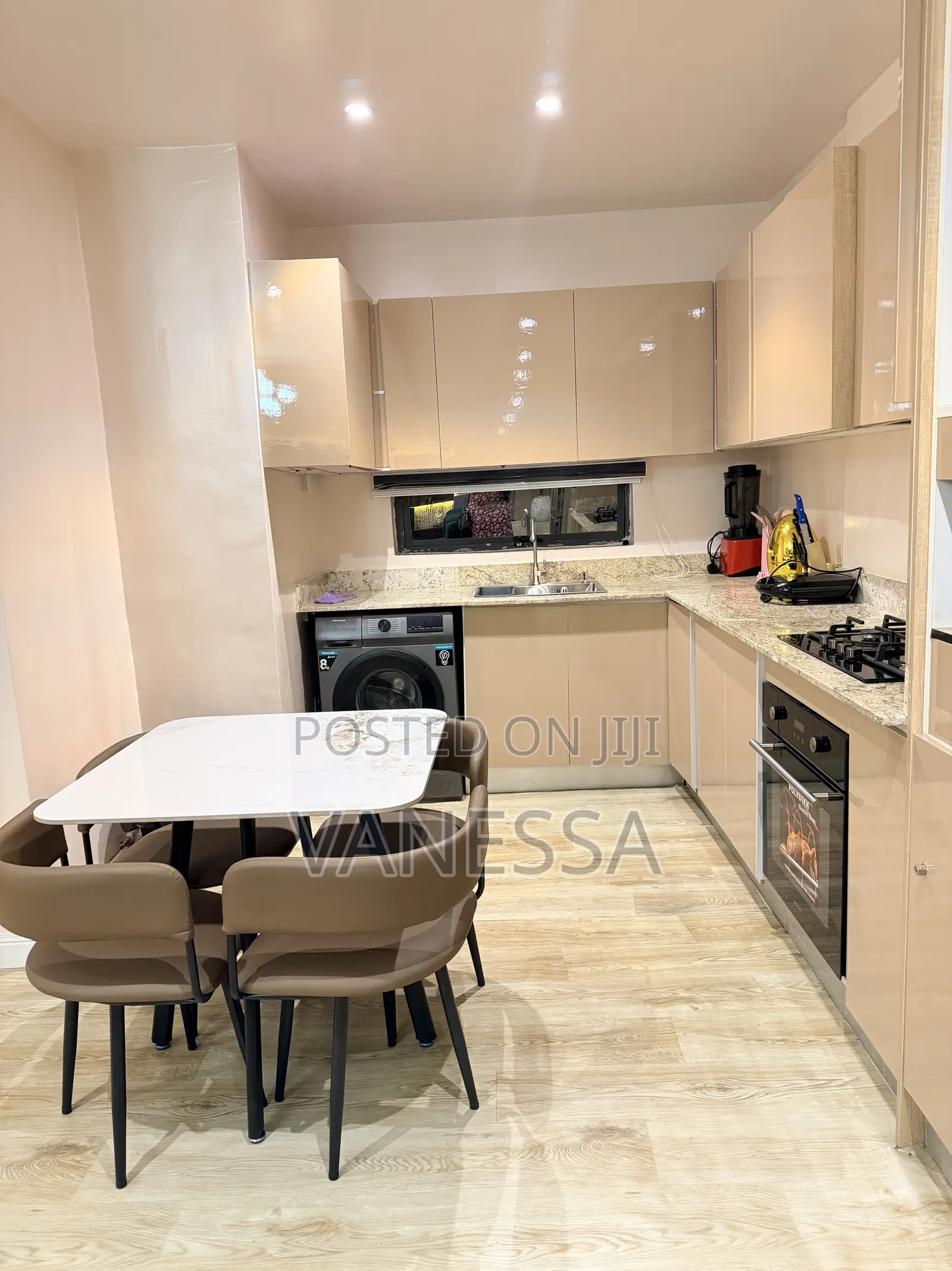 2 Bedroom Maisonette Lekki Phase 1 in Lekki Phase 1