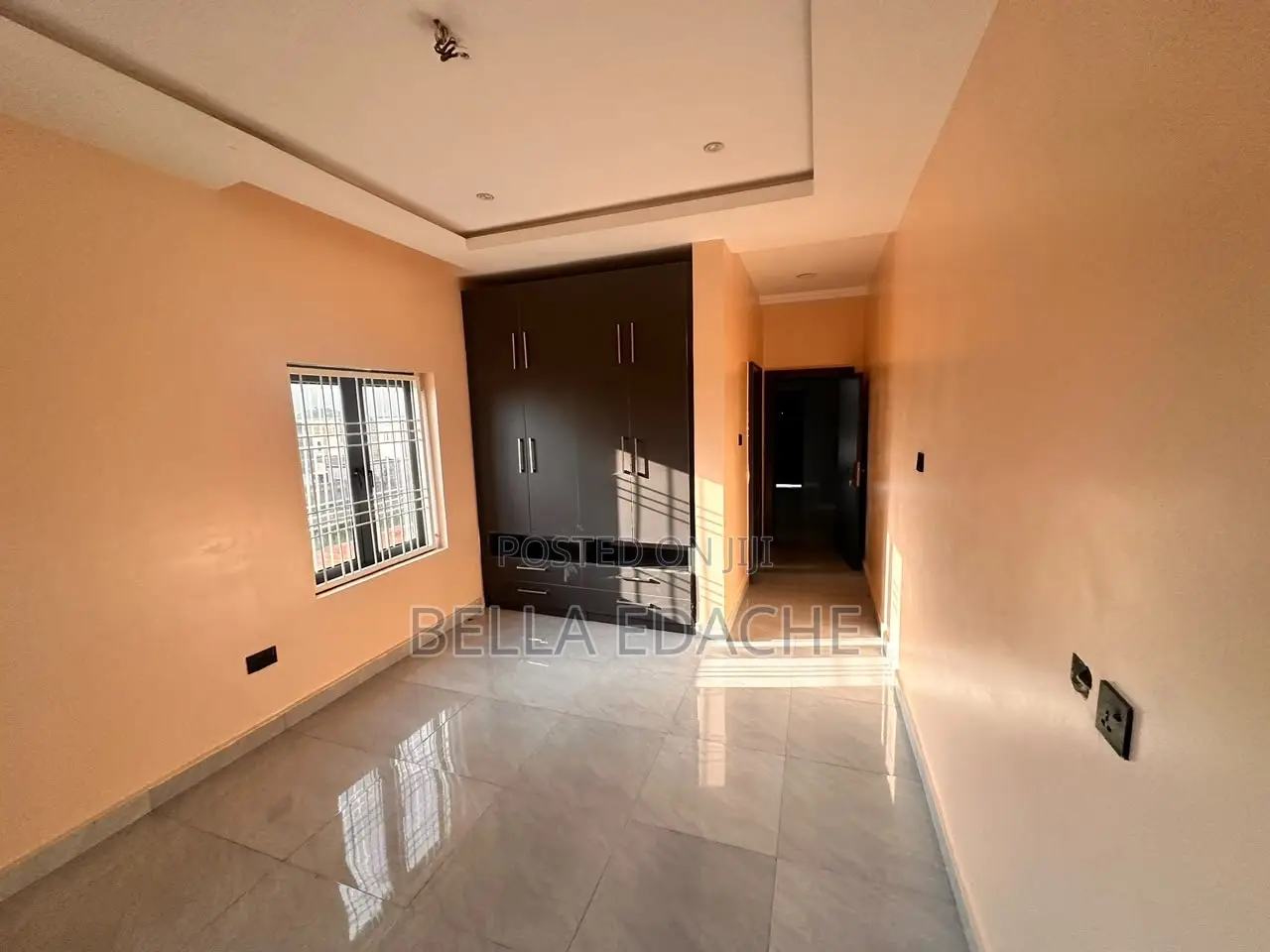 4bdrm Duplex in Apo District for sale in Apo District