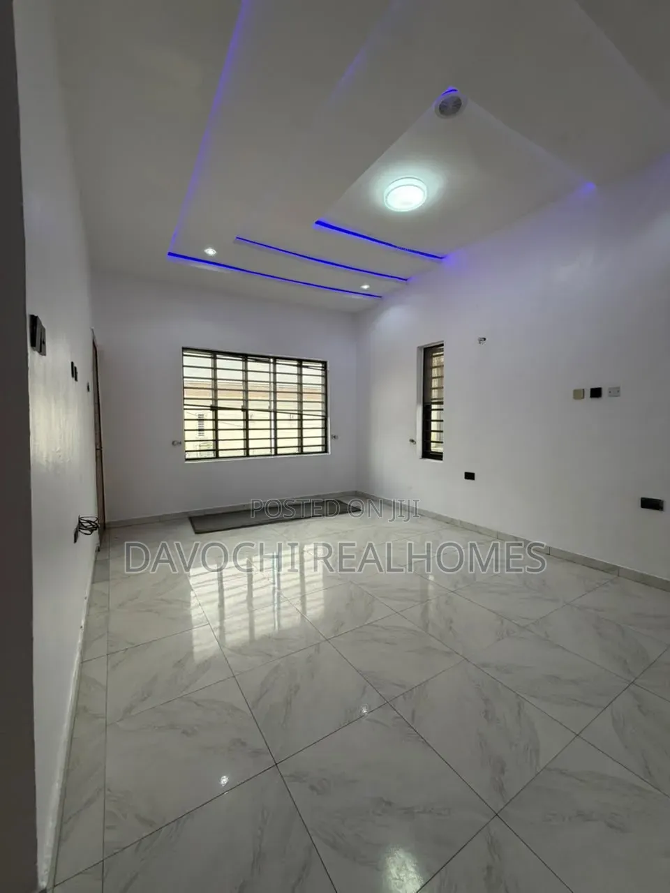 5bdrm Duplex in Chevron for rent in Chevron