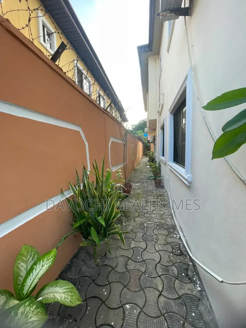 4bdrm Duplex in Lekki Phase 1 for rent in Lekki Phase 1