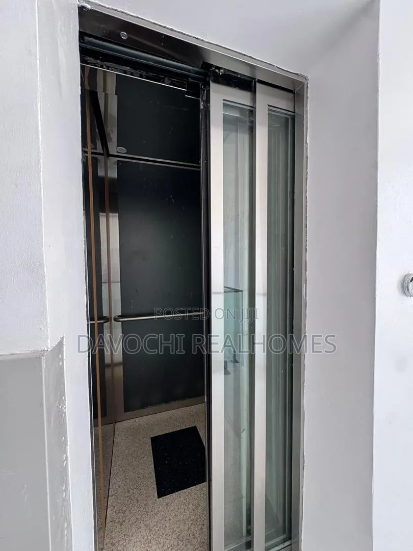 5bdrm Duplex in Ikate for sale in Ikate