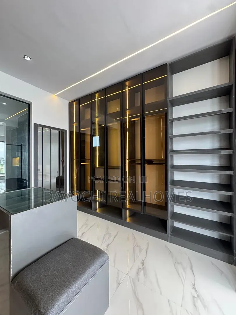 5bdrm Duplex in Ikate for sale in Ikate