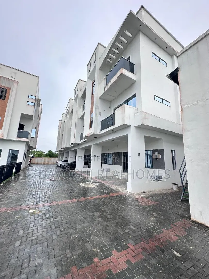 4bdrm Duplex in Lekki Expressway for sale in Lekki Expressway