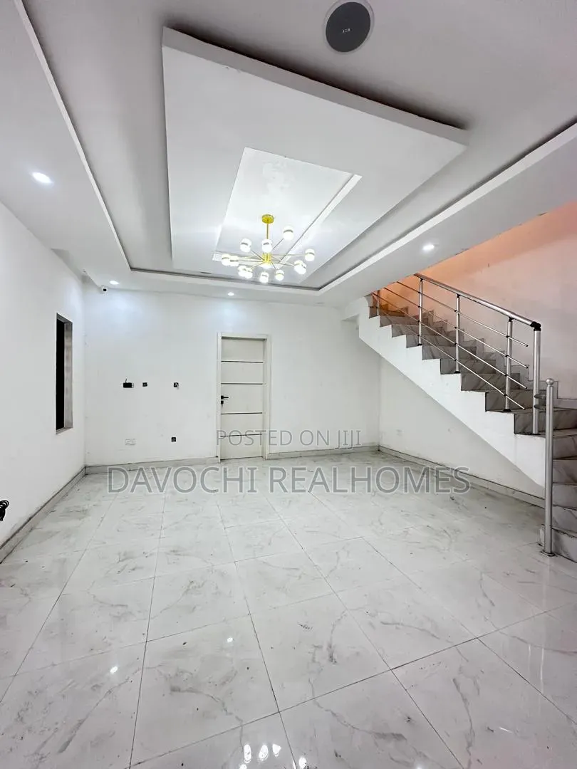 4bdrm Duplex in Lekki Expressway for sale in Lekki Expressway