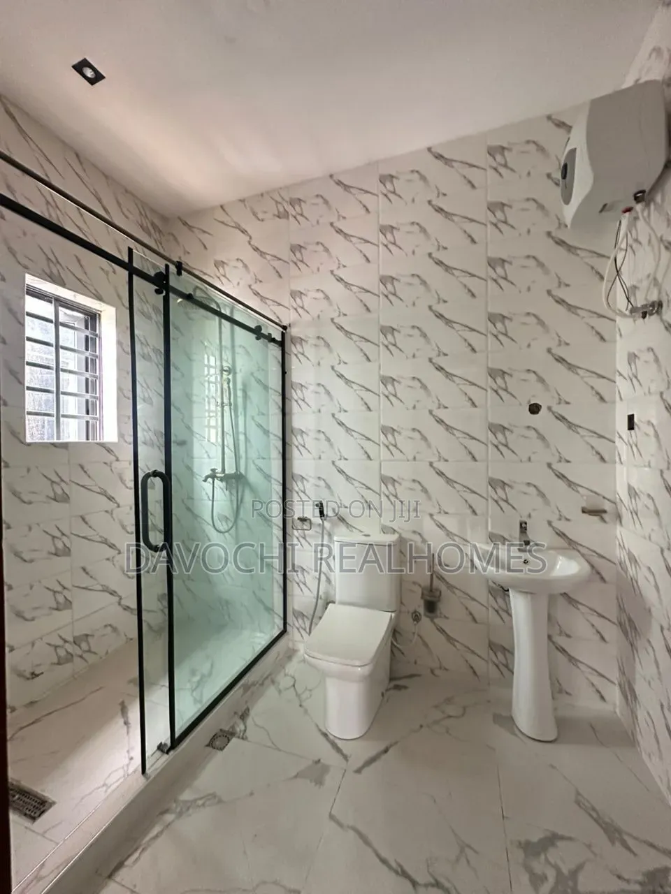 5bdrm Duplex in Ikate for sale in Ikate