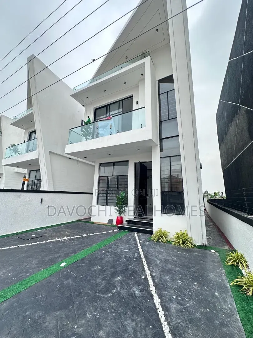 4bdrm Duplex in Ikota for sale in Ikota