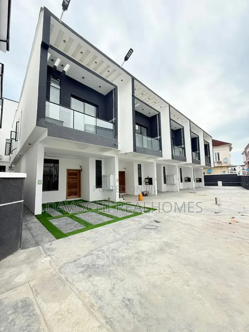 3bdrm Duplex in Chevron for sale in Chevron